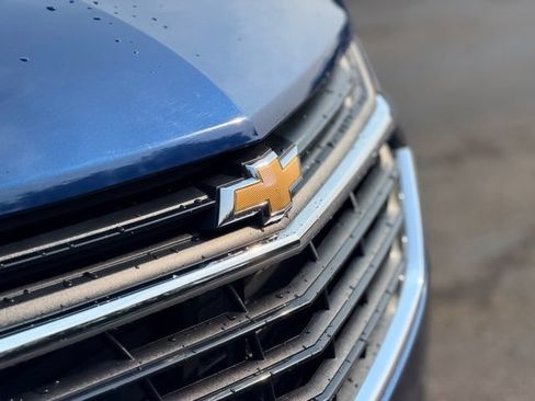 Used 2021 Chevrolet Equinox LT FWD image 30