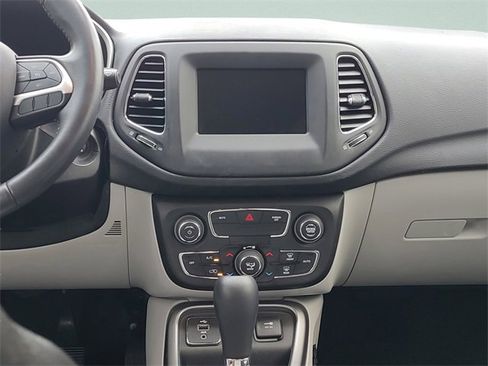 Certified 2018 Jeep Compass Latitude w/ Popular Equipment Group image 16