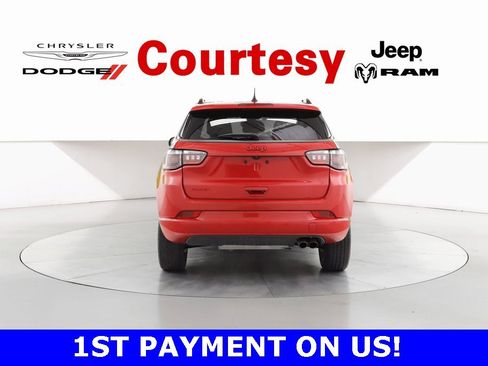 Certified 2022 Jeep Compass Limited image 6