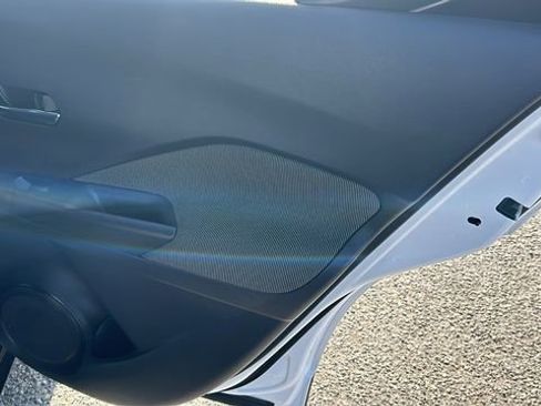 Used 2018 Nissan Kicks SV image 12