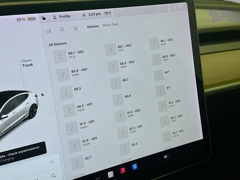 Used 2021 Tesla Model 3 Standard Range Plus image 19