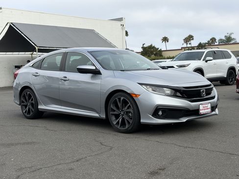 Used 2020 Honda Civic Sport image 2
