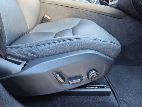 Used 2023 Volvo XC60 B5 Plus w/ Climate Package image 24