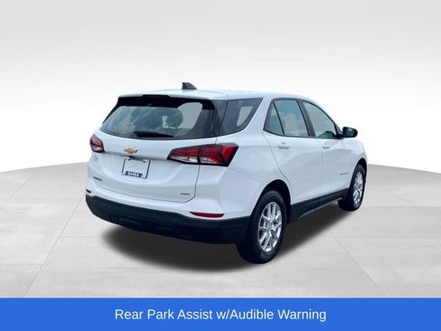 Certified 2022 Chevrolet Equinox LS w/ Driver Confidence II Package AWD/4WD image 3
