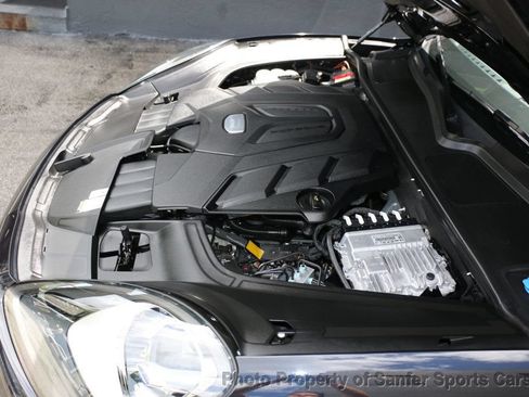 Used 2022 Porsche Cayenne Platinum Edition AWD/4WD image 13