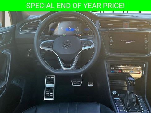 Used 2023 Volkswagen Tiguan SE R-Line image 8