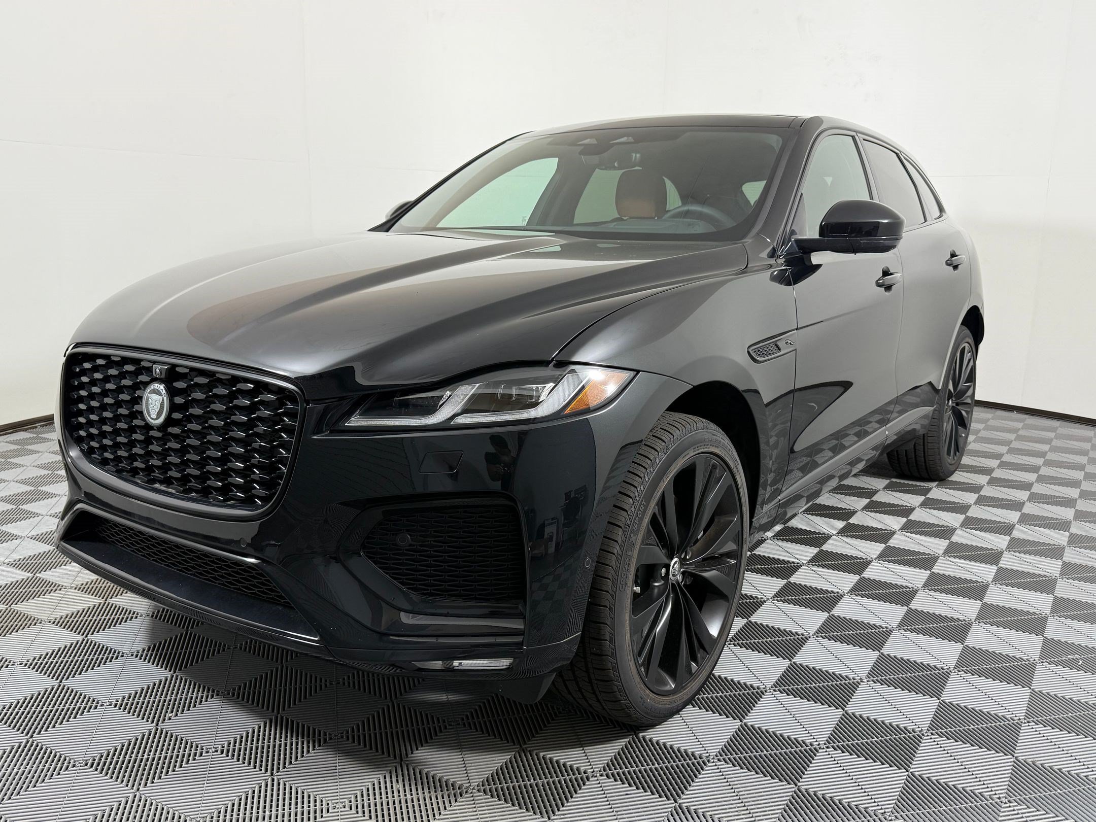 New 2026 Jaguar F-PACE R-Dynamic S AWD/4WD image 1