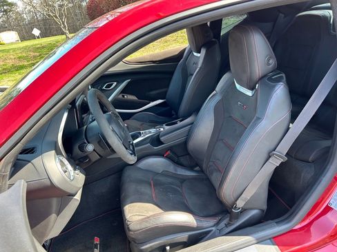 Used 2018 Chevrolet Camaro ZL1 image 39