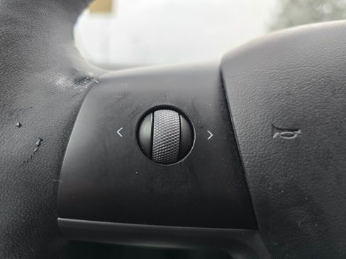 Used 2021 Tesla Model 3 Standard Range Plus image 24