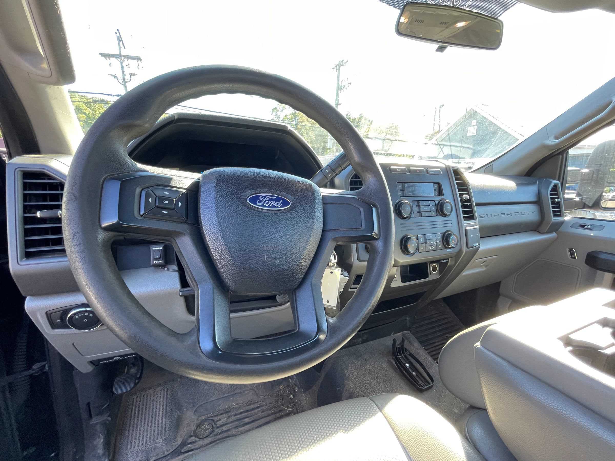 Used 2017 Ford F250 XL w/ Power Equipment Group AWD/4WD image 12