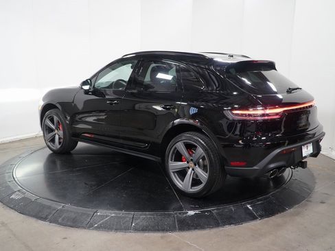 Used 2024 Porsche Macan S image 3