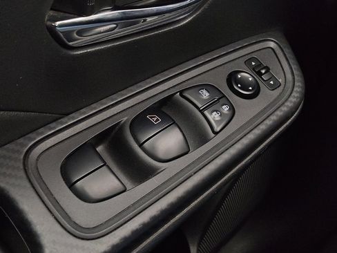 Used 2023 Nissan Versa SV FWD image 27