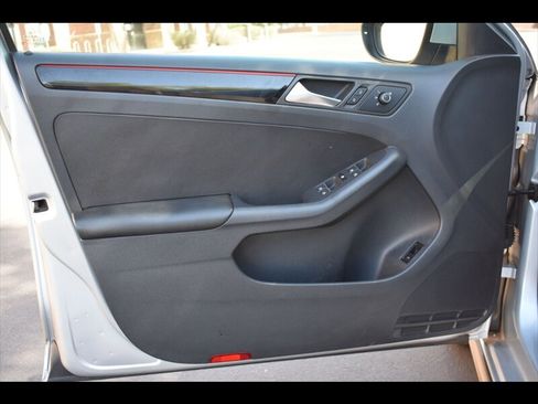 Used 2016 Volkswagen Jetta GLI SEL FWD image 16