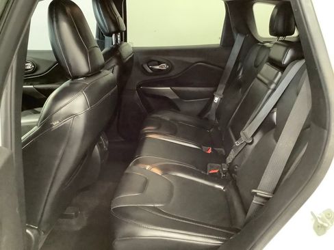 Used 2019 Jeep Cherokee Limited AWD/4WD image 7