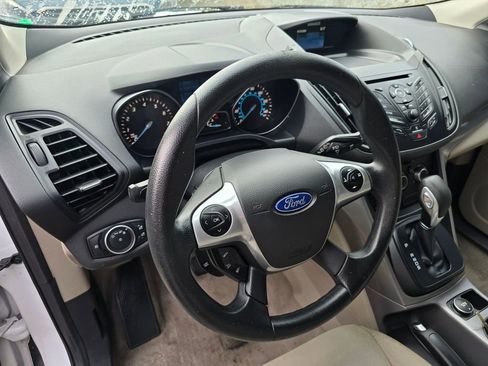 Used 2015 Ford Escape SE image 12