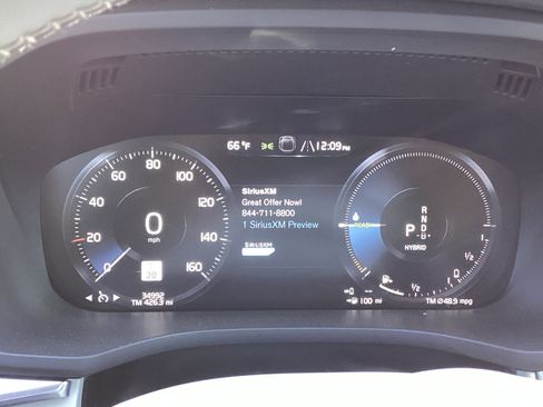 Certified 2021 Volvo XC60 T8 Inscription Expression w/ Climate Package image 21