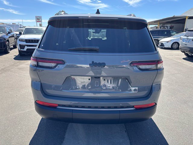 New 2027 Jeep Grand Cherokee L Limited w/ Limited Altitude Package RWD image 4