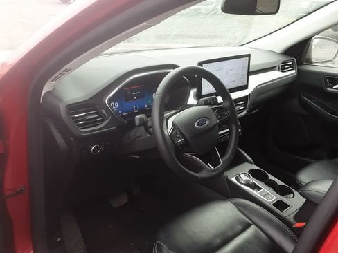 Used 2024 Ford Escape Platinum image 7