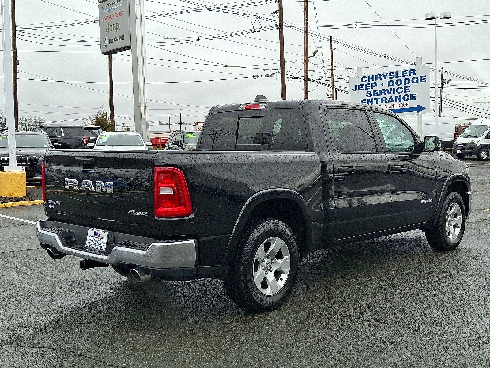 Used 2025 RAM 1500 Big Horn AWD/4WD image 7