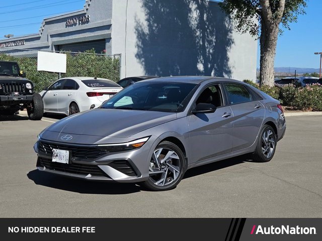 Used 2025 Hyundai Elantra SEL FWD image 1