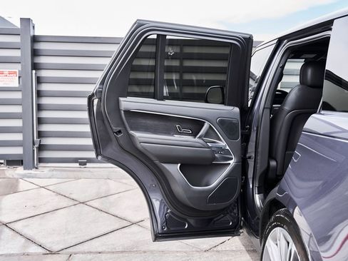 Used 2025 Land Rover Range Rover SE AWD/4WD image 25