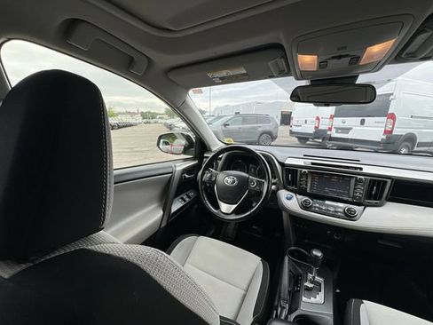Used 2018 Toyota RAV4 XLE w/ Convenience Package AWD/4WD image 17