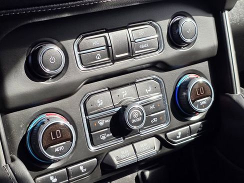 Used 2023 Chevrolet Tahoe LT image 33