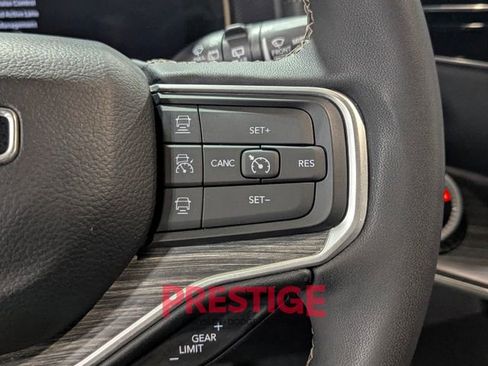 Used 2024 Jeep Wagoneer L Series II w/ Flexible Seating Group image 18