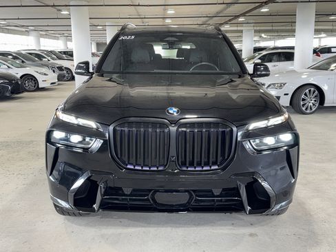 Certified 2025 BMW X7 xDrive40i w/ M Sport Package image 3
