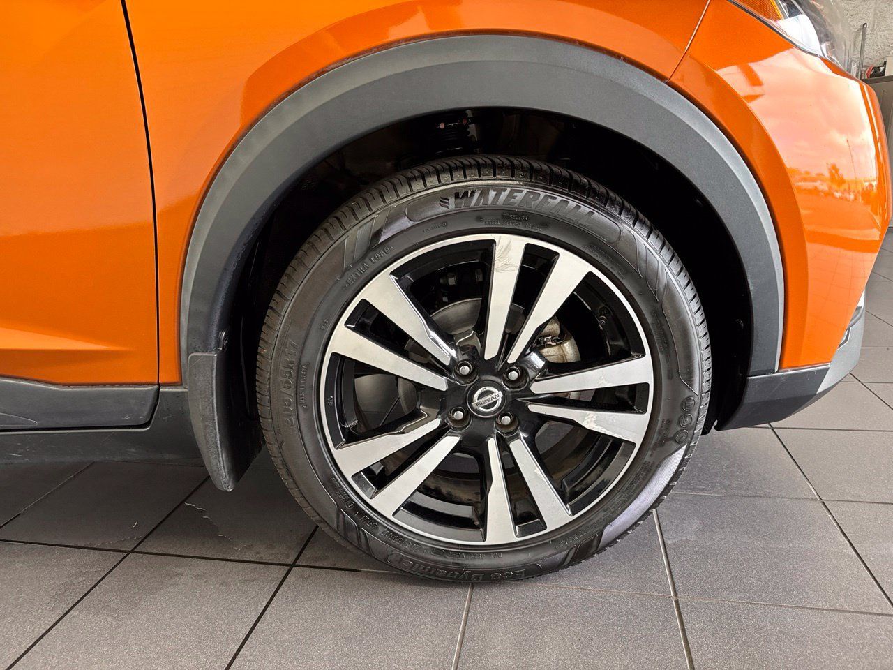 Used 2018 Nissan Kicks SV w/ Exterior Package FWD image 46