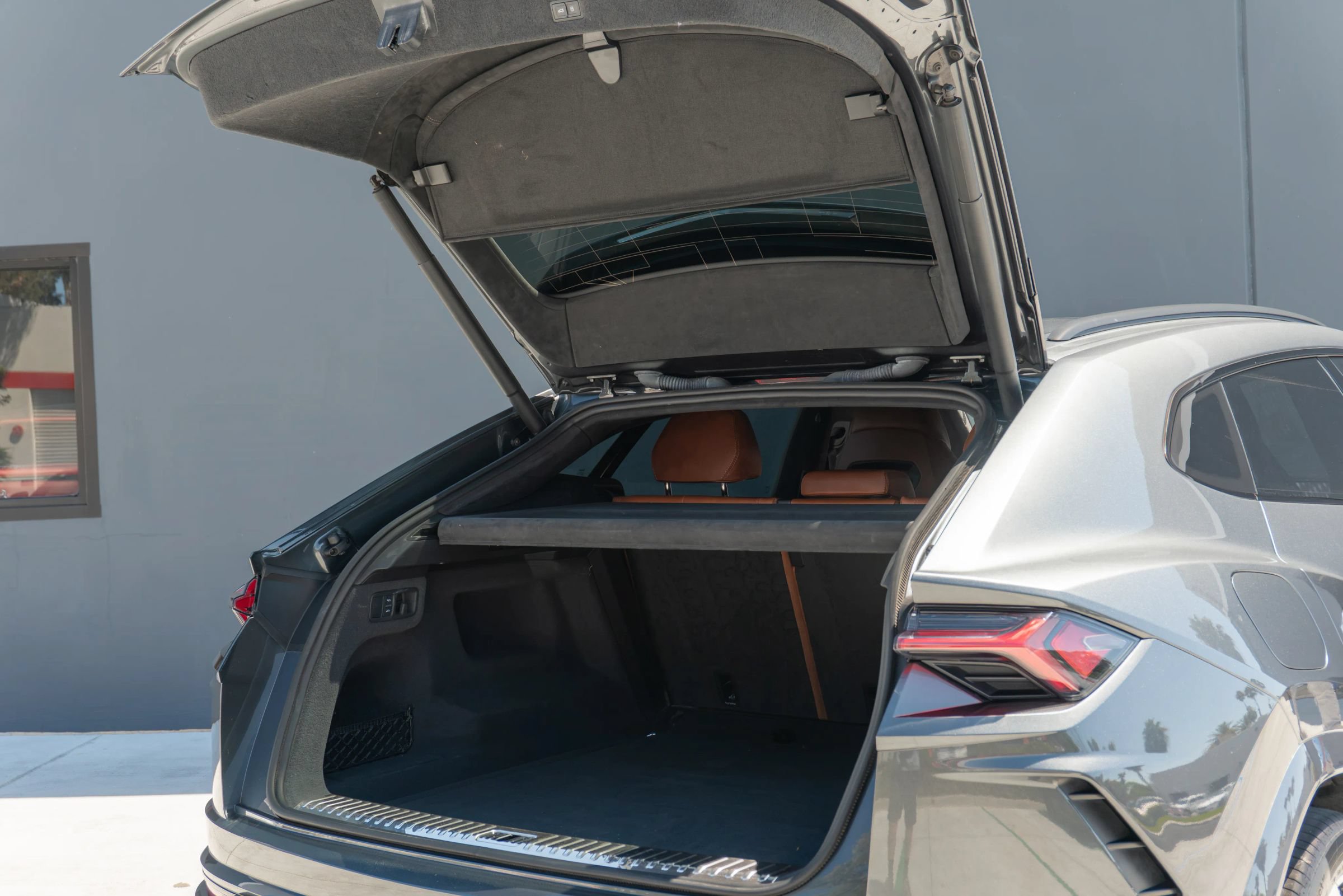 Used 2019 Lamborghini Urus AWD/4WD image 60