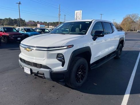 New 2025 Chevrolet Silverado EV LT image 7