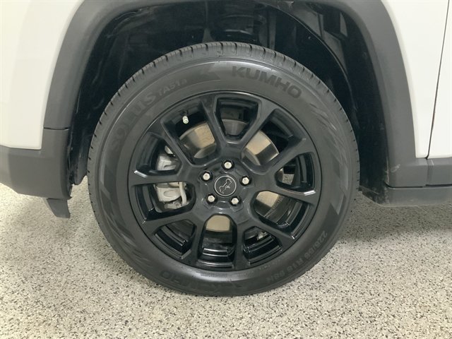 Used 2025 Jeep Compass Latitude w/ Altitude Special Edition AWD/4WD image 9