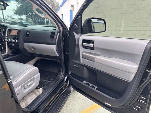 Used 2011 Toyota Sequoia Limited image 31