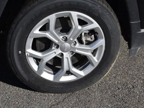 New 2024 Jeep Compass Latitude w/ Convenience Group image 6