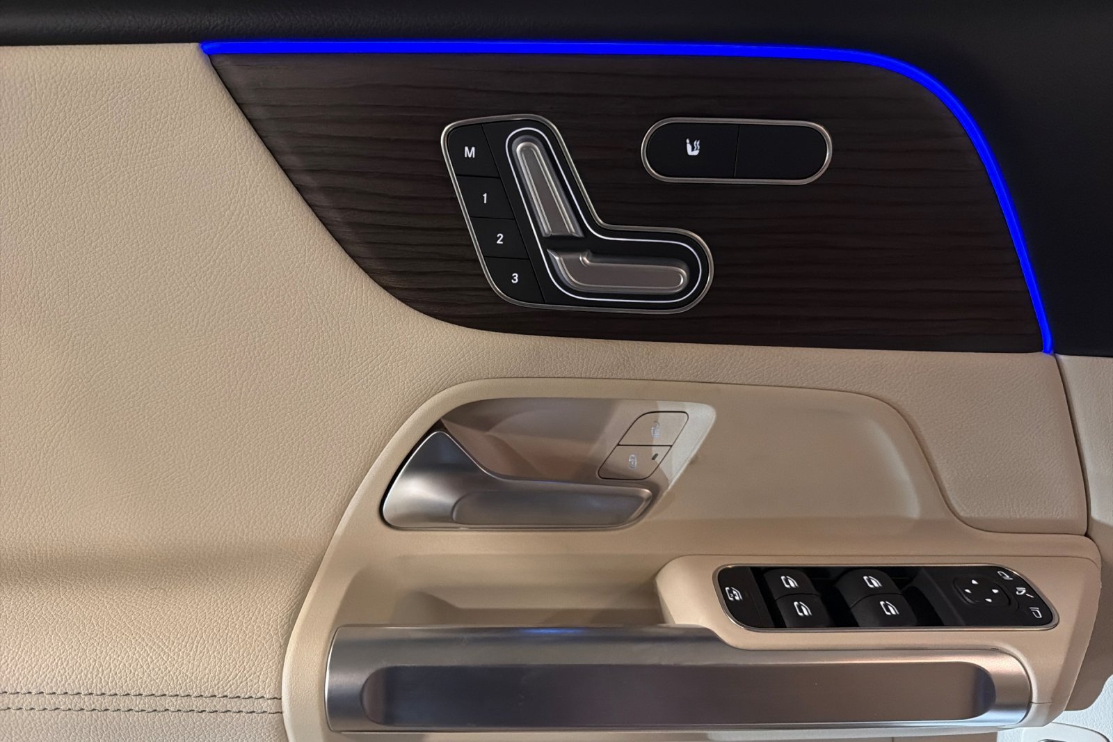 New 2026 Mercedes-Benz GLB 250 image 10