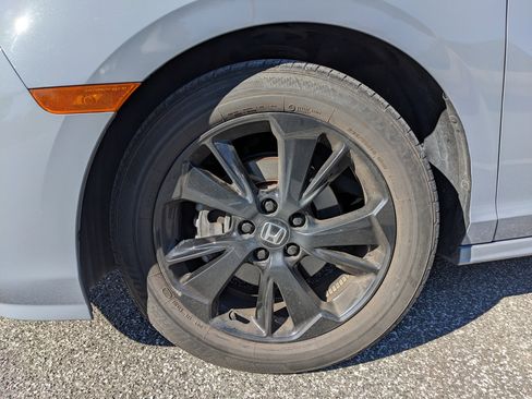 Used 2024 Honda Odyssey Sport image 17