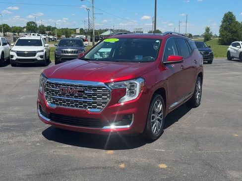 Used 2023 GMC Terrain Denali w/ Denali Premium Package AWD/4WD image 2