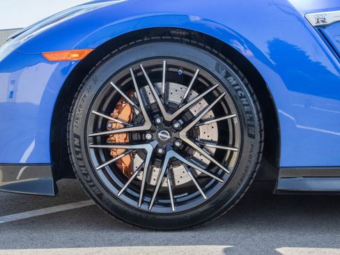Used 2023 Nissan GT-R Premium AWD/4WD image 25