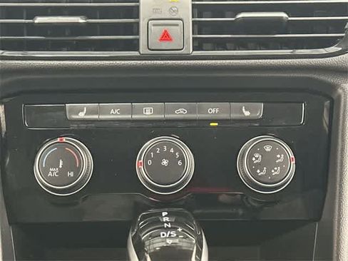 Certified 2023 Volkswagen Taos SE image 14