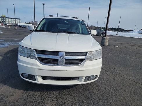Used 2010 Dodge Journey SXT w/ Flexible Seating Group image 3