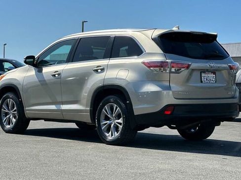 Used 2014 Toyota Highlander XLE image 6