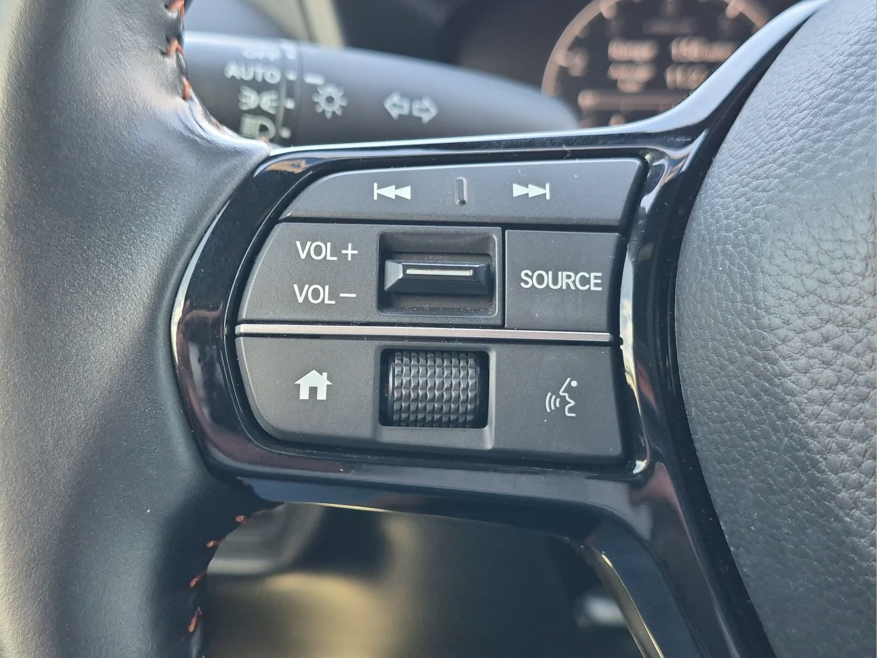 Certified 2025 Honda HR-V Sport image 13