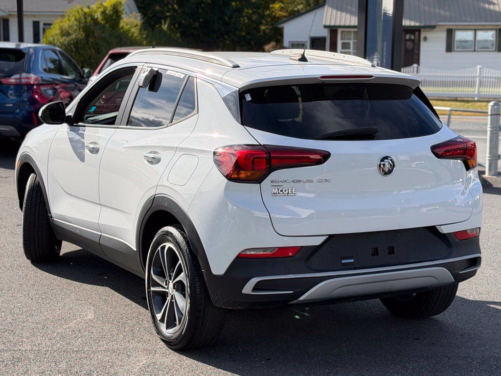 Used 2022 Buick Encore GX Select AWD/4WD image 4