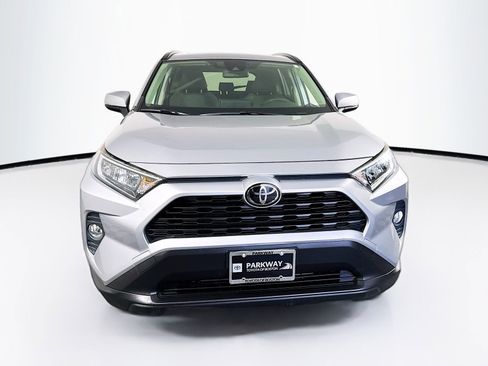 Used 2019 Toyota RAV4 XLE w/ Convenience Package AWD/4WD image 2