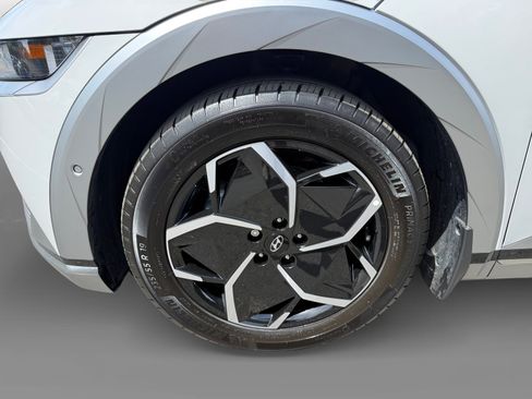 Certified 2024 Hyundai Ioniq 5 Limited RWD image 9