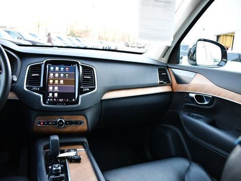 Certified 2023 Volvo XC90 B5 Plus w/ Protection Package Premier image 16