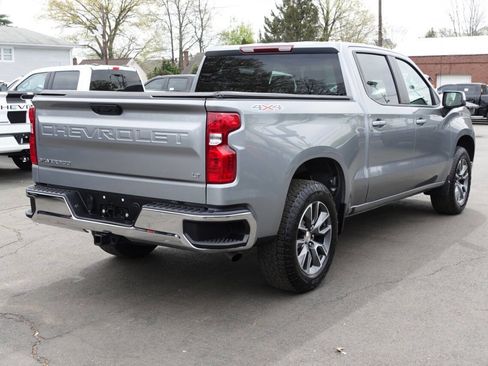 Used 2024 Chevrolet Silverado 1500 LT image 3