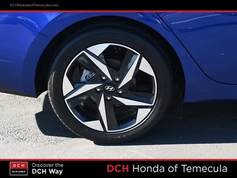 Used 2022 Hyundai Elantra Limited image 25