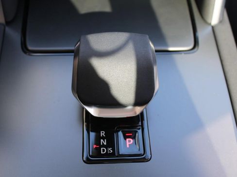 Certified 2025 Land Rover Discovery Sport S image 29